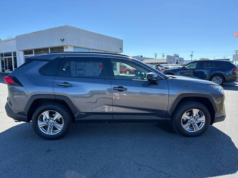 2025 Toyota RAV4 Hybrid LE