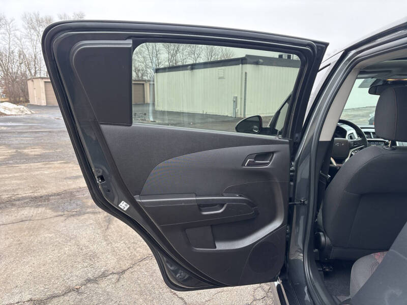 2019 Chevrolet Sonic LT Manual