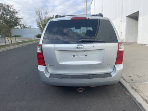 2008 Kia Sedona LX