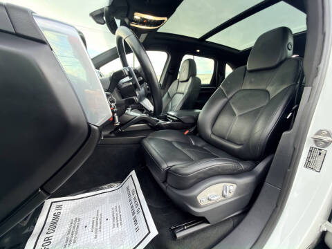 2017 Porsche Cayenne Platinum Edition