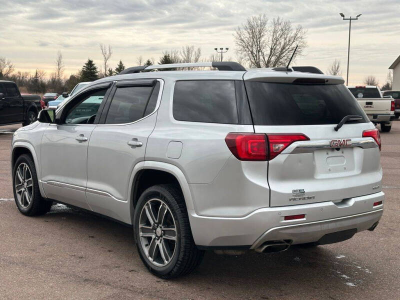 2017 GMC Acadia Denali