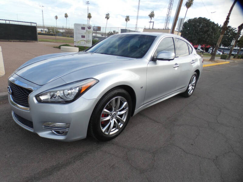 2017 Infiniti Q70 3.7