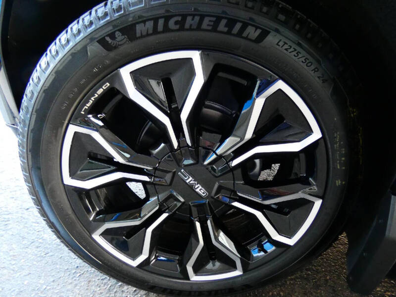 2025 GMC Sierra EV Denali