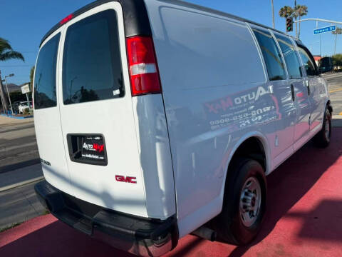 2022 GMC Savana 2500