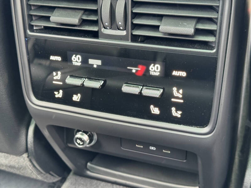 2024 Porsche Cayenne S E-Hybrid