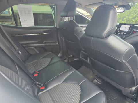 2022 Toyota Camry Hybrid SE