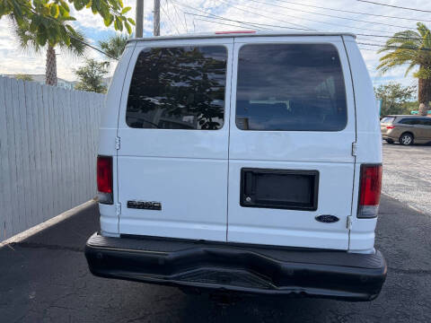 2013 Ford E-Series E-350 SD XL