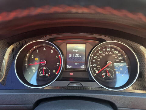 2017 Volkswagen Golf GTI Sport