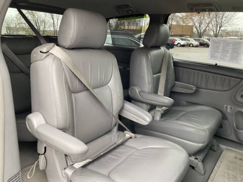 2004 Toyota Sienna XLE 7 Passenger