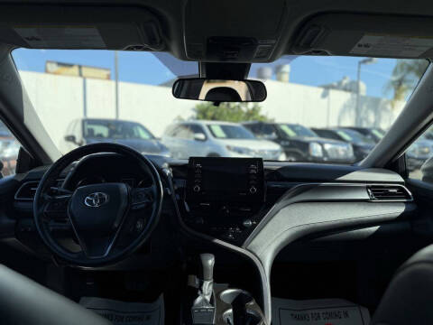 2022 Toyota Camry SE