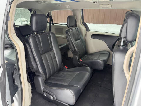 2012 Chrysler Town and Country Touring