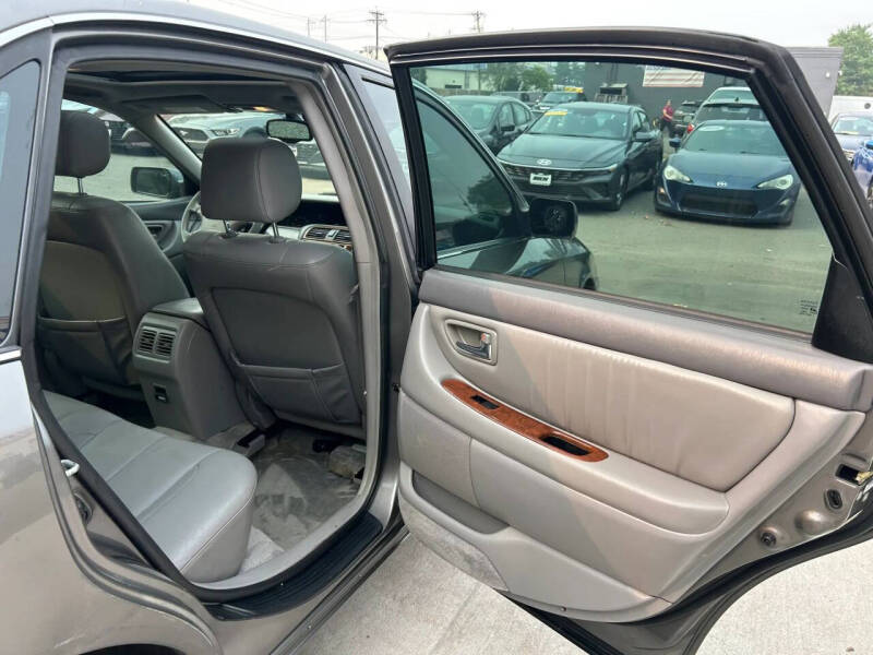 2004 Toyota Avalon