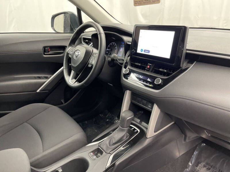 2025 Toyota Corolla Cross LE