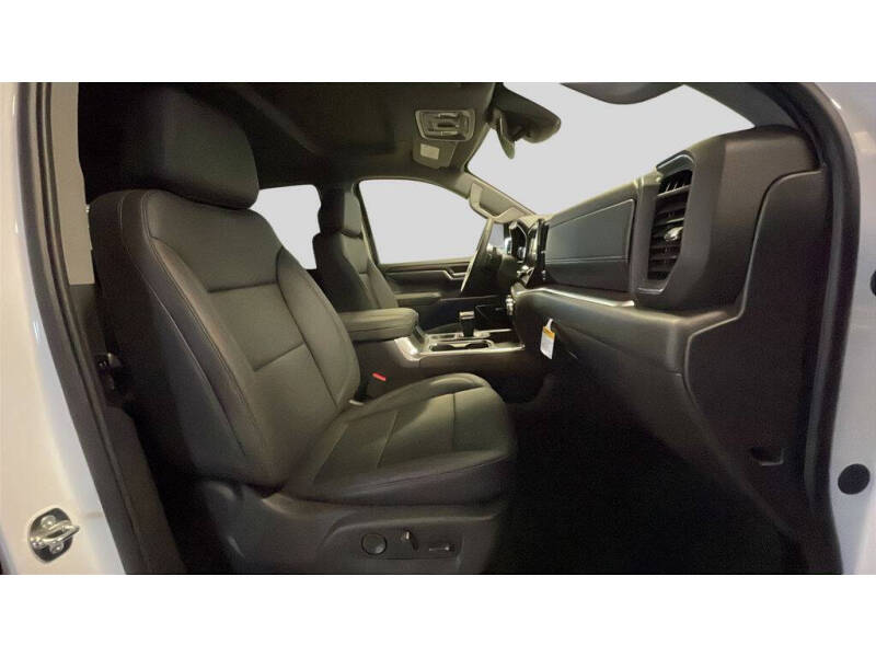 2026 GMC Sierra 1500 SLT - Photo 16