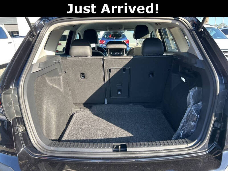 2025 Volkswagen Taos SE