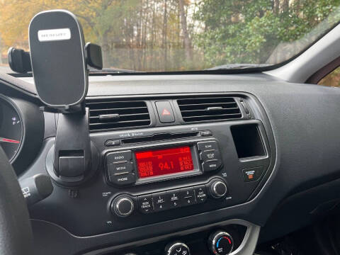 2013 Kia Rio 5-Door LX