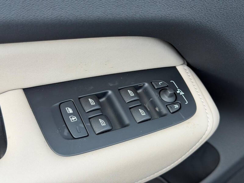 2026 Volvo XC60 T8 Plus