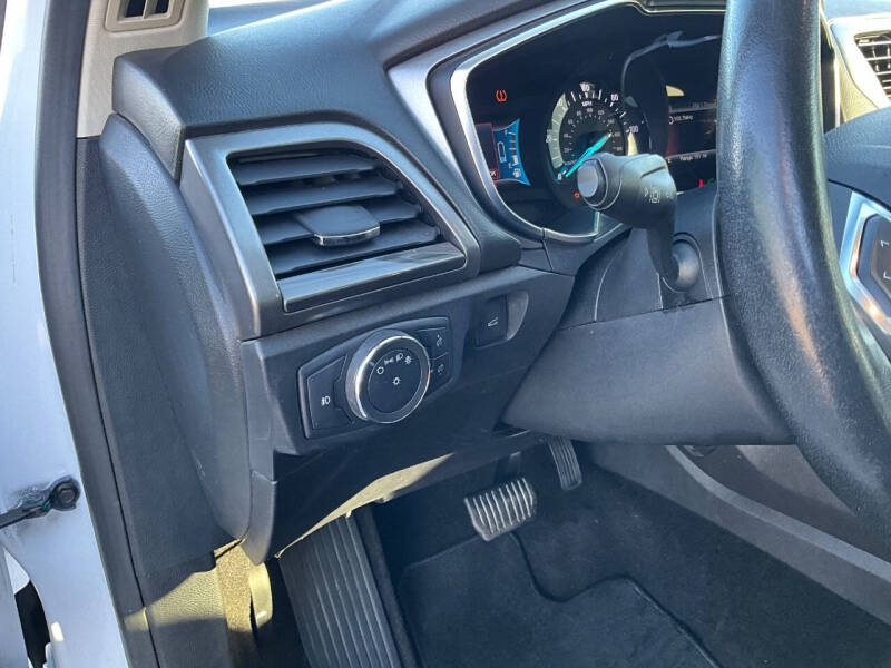 2017 Ford Fusion Hybrid SE