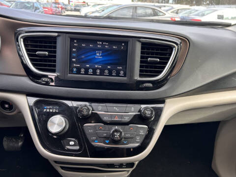 2019 Chrysler Pacifica Touring L 35th Anniversary