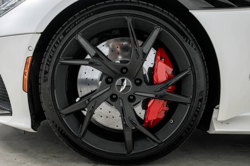 2019 Aston Martin DBS Superleggera