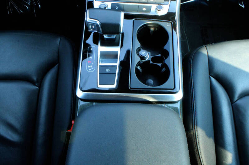 2022 Audi Q7 quattro Premium Plus 55 TFSI