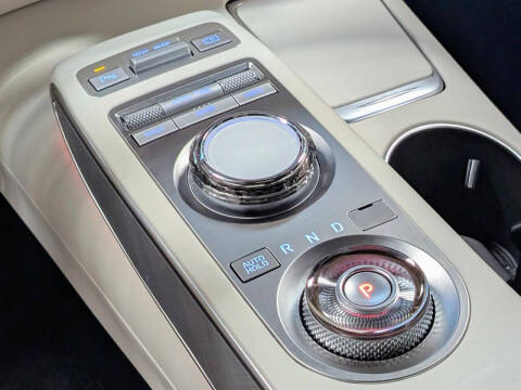 2025 Genesis Electrified GV70 Advanced