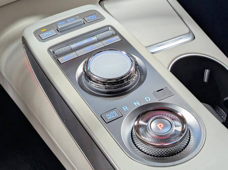 2025 Genesis Electrified GV70 Advanced