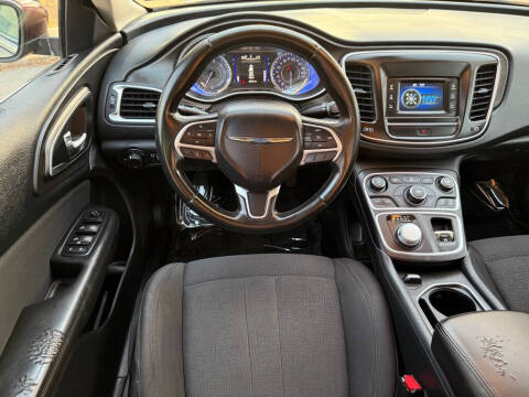 2016 Chrysler 200 Touring