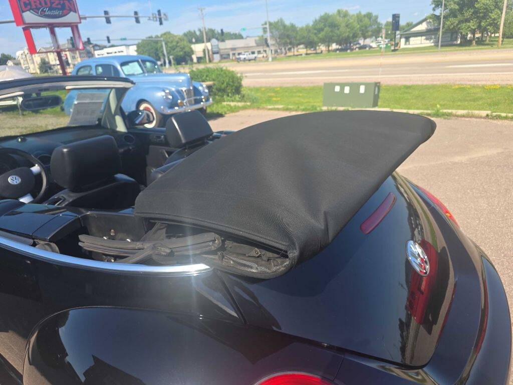 2008 Volkswagen New Beetle Convertible 41