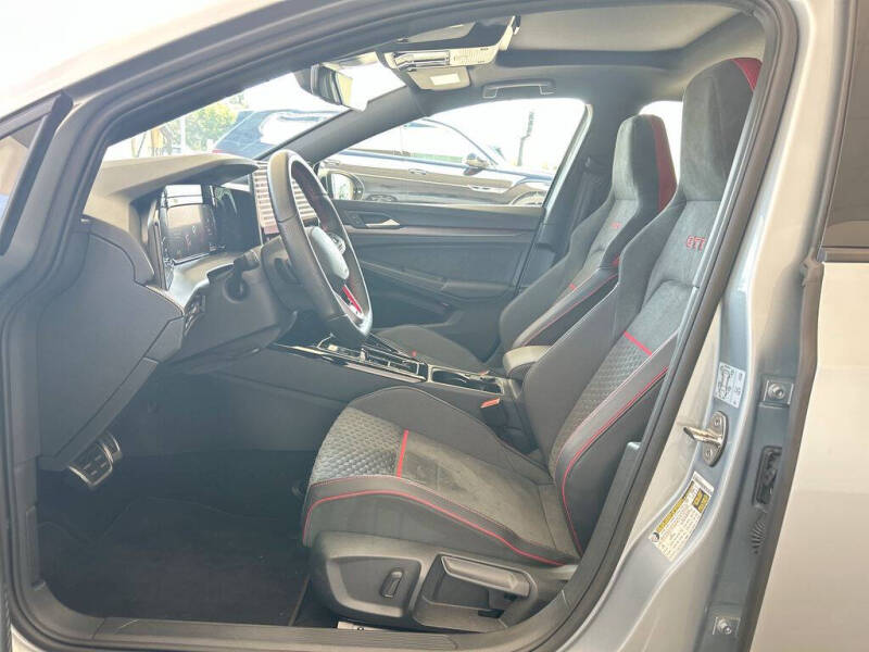 2025 Volkswagen Golf GTI SE