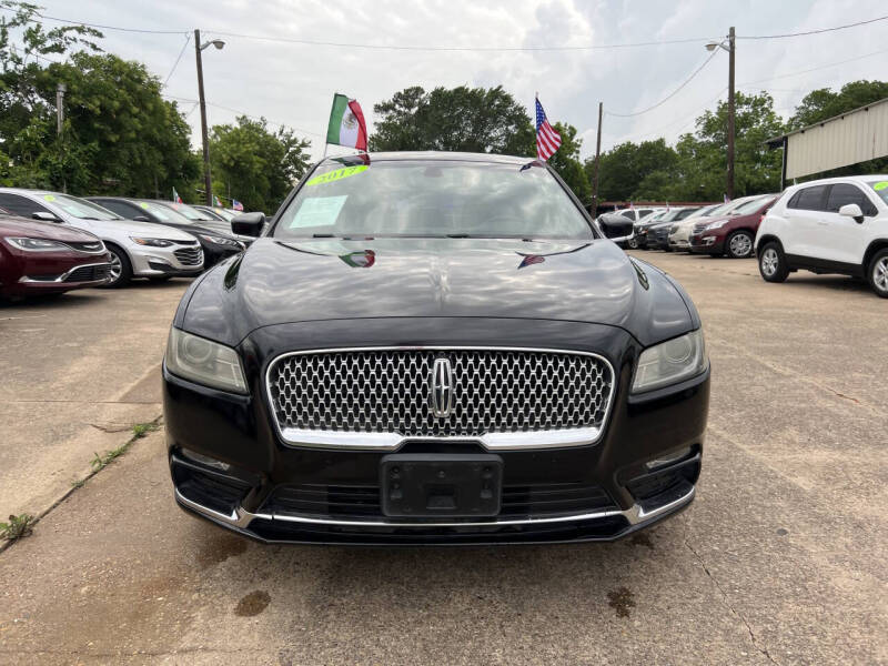 2017 Lincoln Continental Premiere