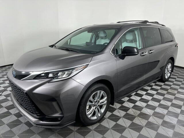 2022 Toyota Sienna XSE 7-Passenger