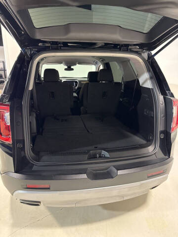 2023 GMC Acadia SLE