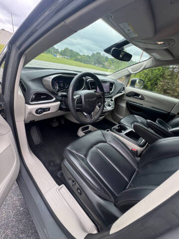 2023 Chrysler Pacifica Touring L