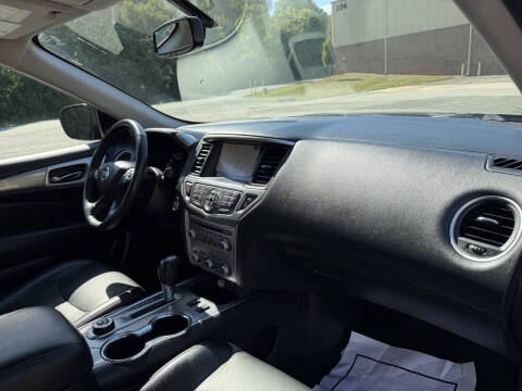 2020 Nissan Pathfinder SL