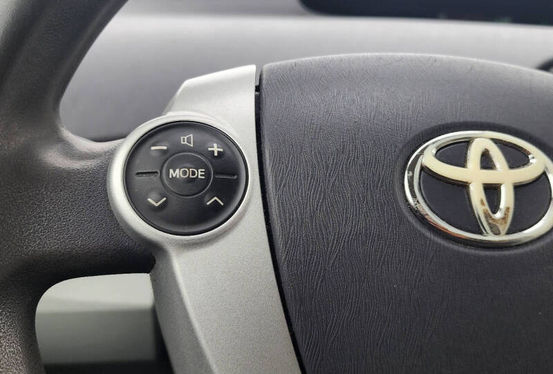 2010 Toyota Prius III