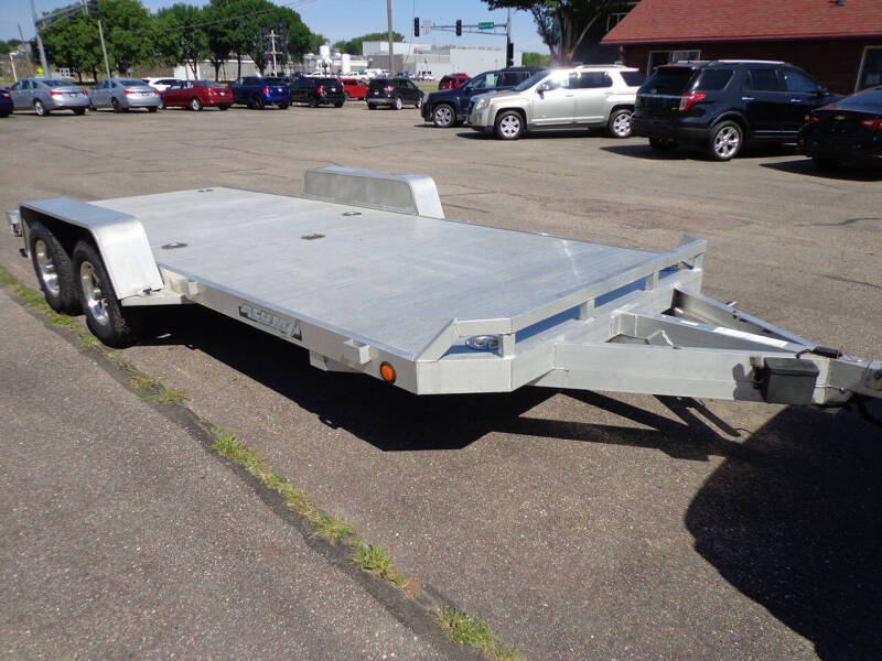 2009 Aluma 8218
