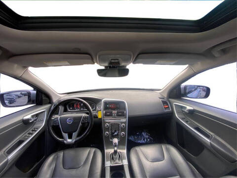 2016 Volvo XC60 T5 Drive-E Premier