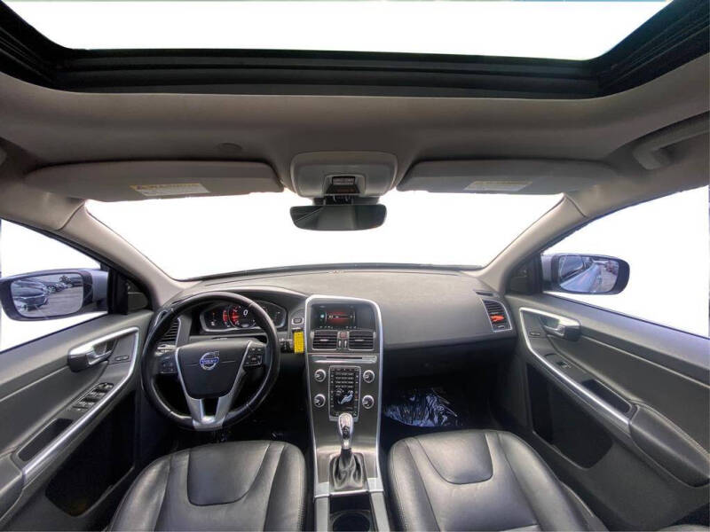 2016 Volvo XC60 T5 Drive-E Premier