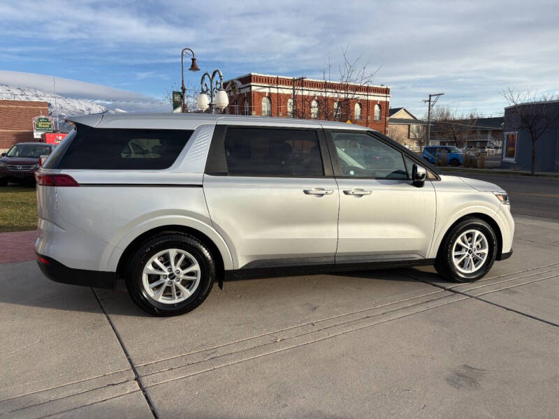 2022 Kia Carnival LX