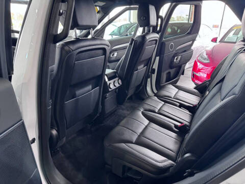 2020 Land Rover Discovery Landmark Edition