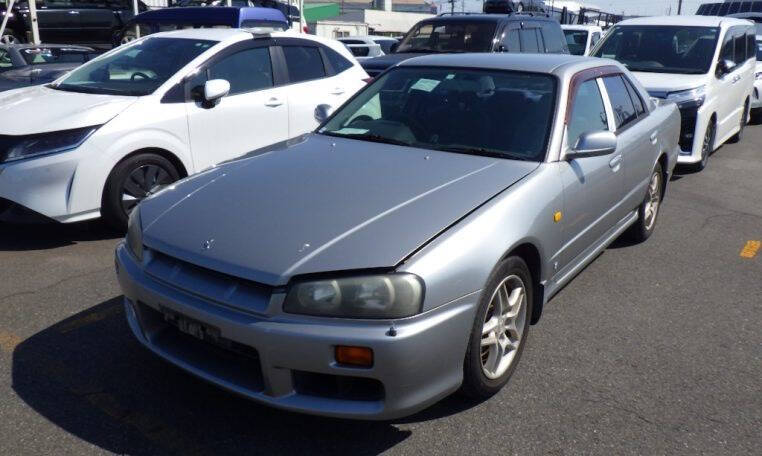 2000 Nissan Skyline