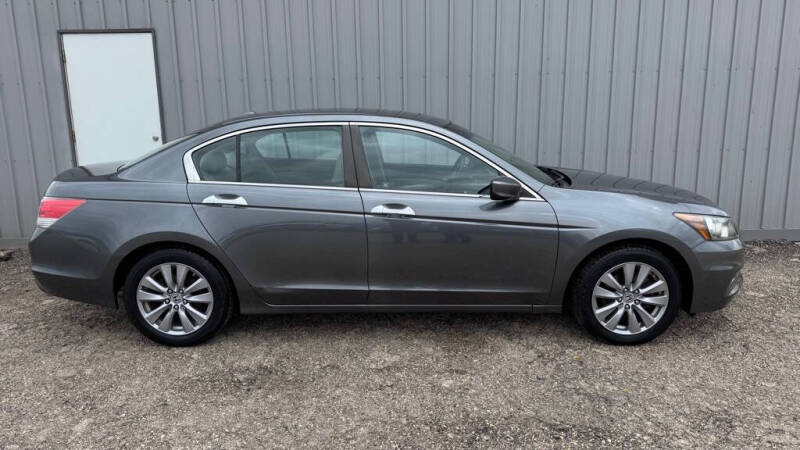 Used 2011 Honda Accord EX-L V6 with VIN 1HGCP3F89BA029664 for sale in La Crescent, Minnesota