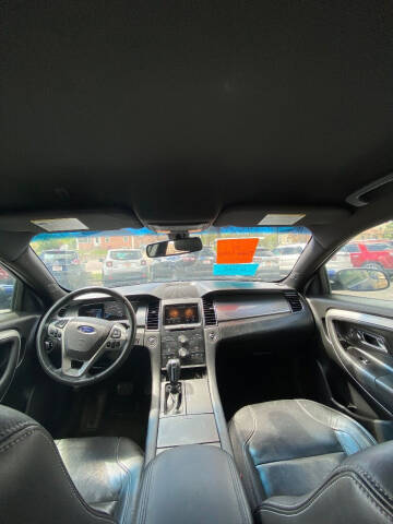 2015 Ford Taurus SEL