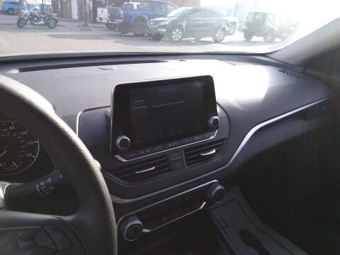 2022 Nissan Altima 2.5 SV