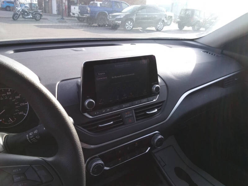 2022 Nissan Altima 2.5 SV