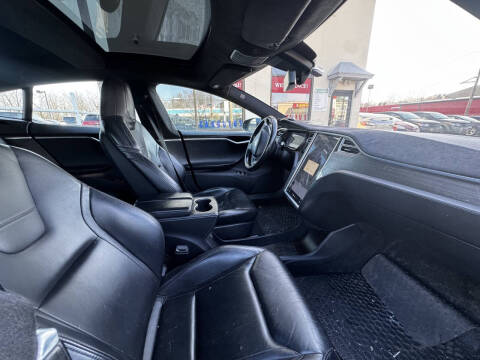 2015 Tesla Model S 70D