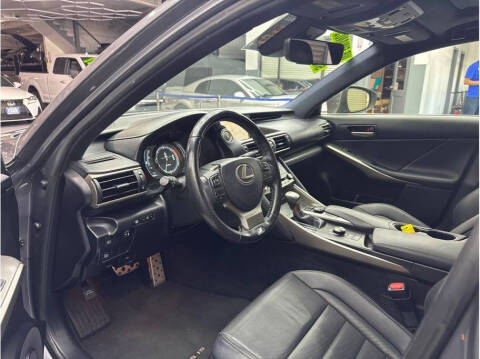 2017 Lexus IS 200t