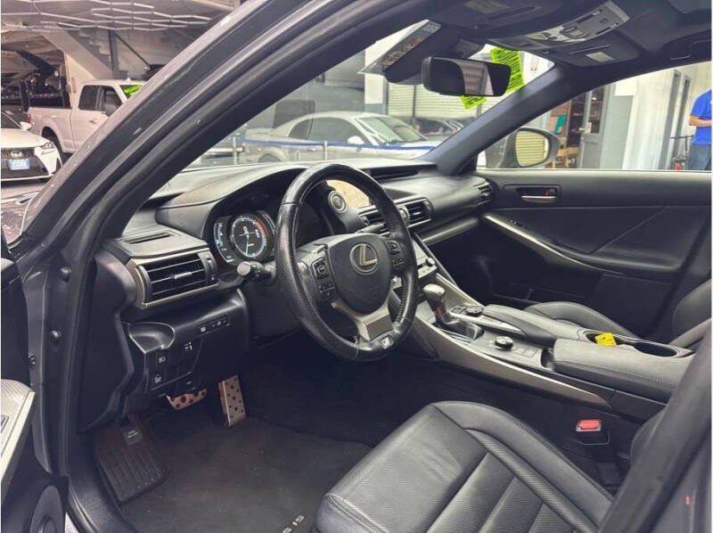 2017 Lexus IS 200t