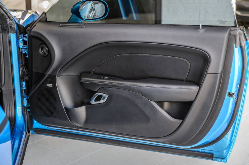 2015 Dodge Challenger SXT Plus